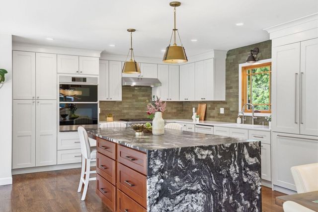 4011 Grimes Avenue S, Edina, MN 55416