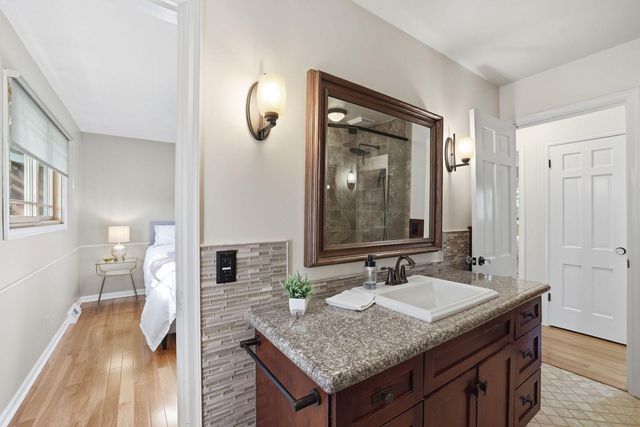 4011 Grimes Avenue S, Edina, MN 55416