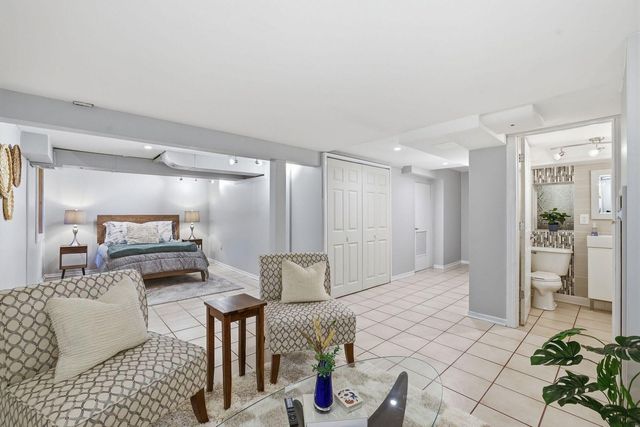 4011 Grimes Avenue S, Edina, MN 55416