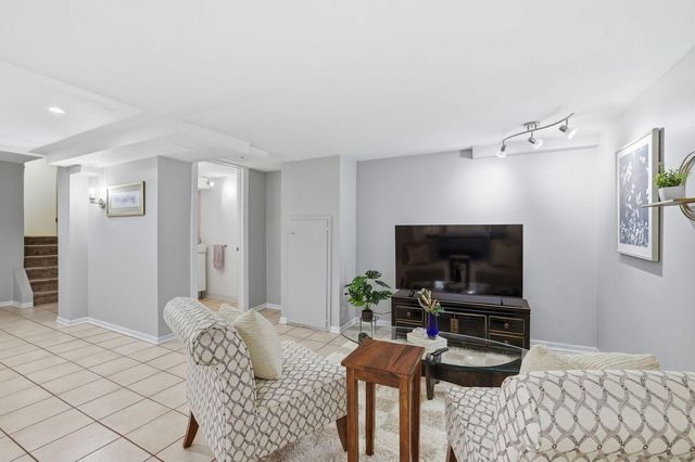 4011 Grimes Avenue S, Edina, MN 55416