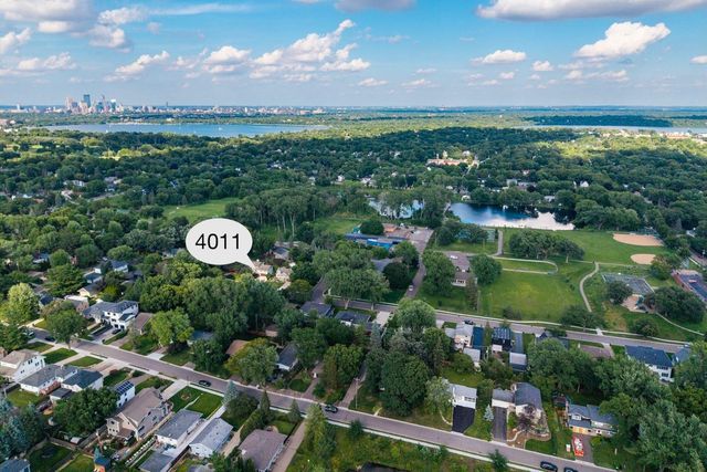 4011 Grimes Avenue S, Edina, MN 55416