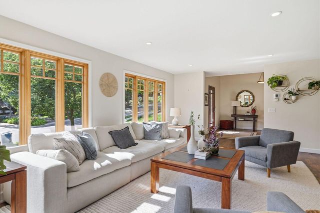 4011 Grimes Avenue S, Edina, MN 55416