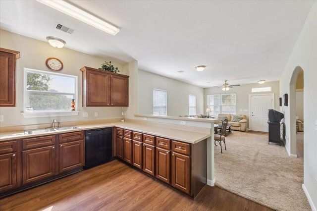 5630 Highway 6, Hitchcock, TX 77563