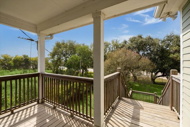 5630 Highway 6, Hitchcock, TX 77563
