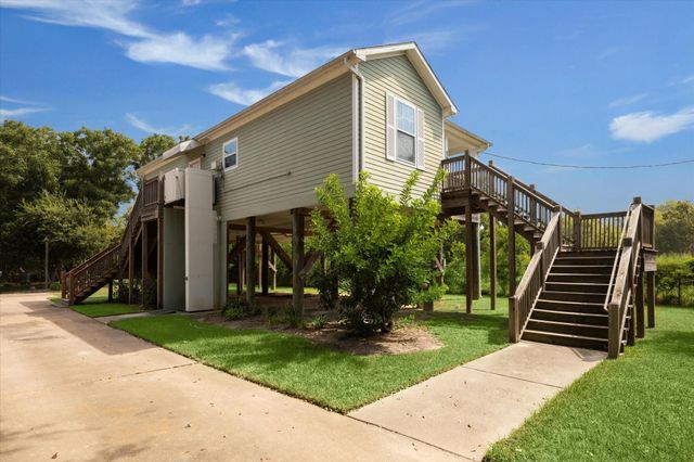 5630 Highway 6, Hitchcock, TX 77563
