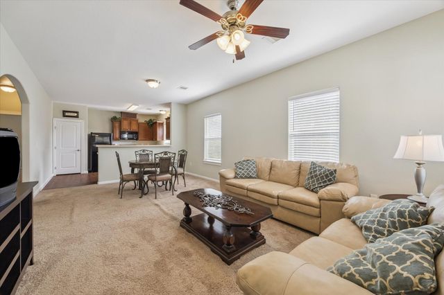 5630 Highway 6, Hitchcock, TX 77563