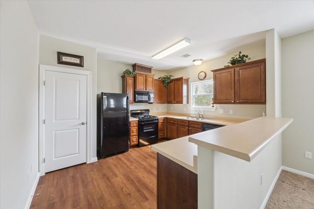 5630 Highway 6, Hitchcock, TX 77563
