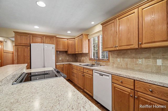 5115 Amanda Drive Sw, City Of Wyoming, MI 49418