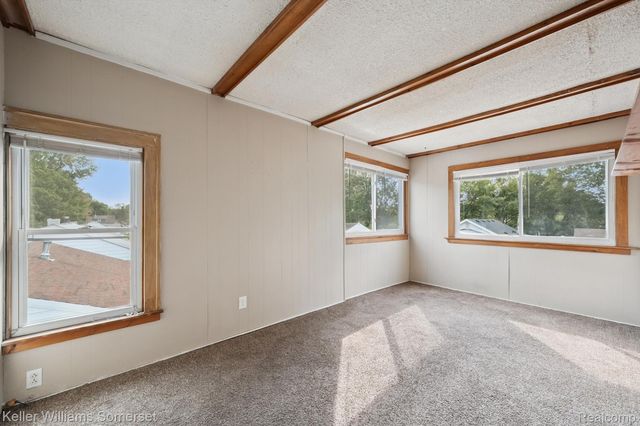 1511 E Harry Avenue, Hazel Park, MI 48030