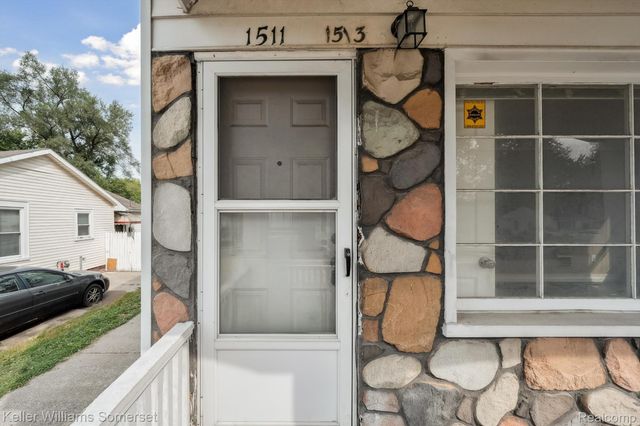 1511 E Harry Avenue, Hazel Park, MI 48030