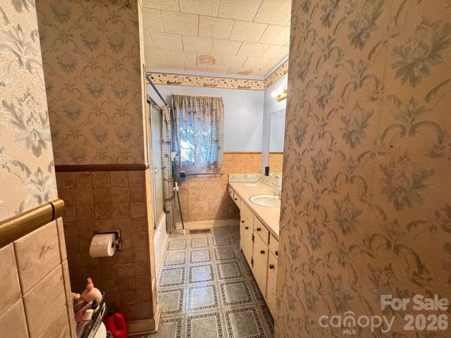 1102 Afton Drive, Lenoir, NC 28645