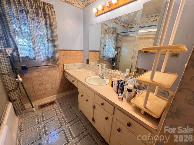 1102 Afton Drive, Lenoir, NC 28645
