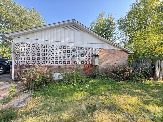 1102 Afton Drive, Lenoir, NC 28645
