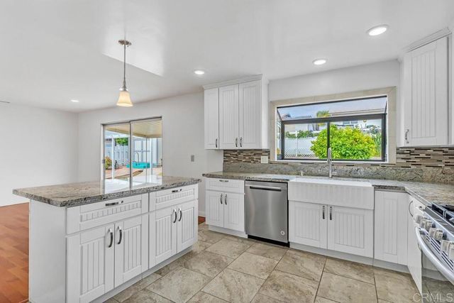 9416 Saint Andrews Drive, Santee, CA 92071