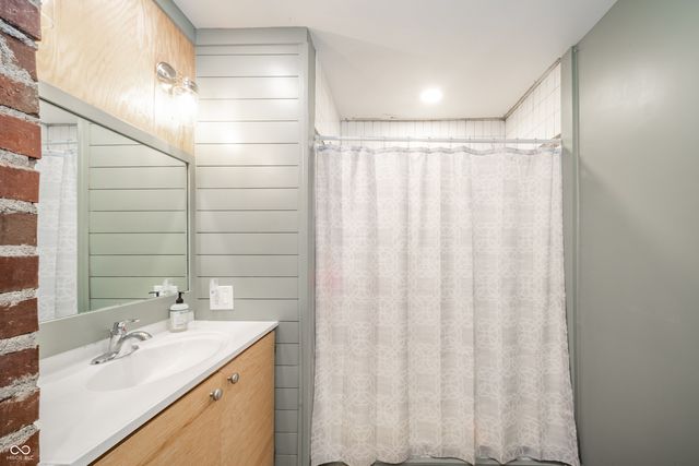 535 S Coventry Drive, Anderson, IN 46012