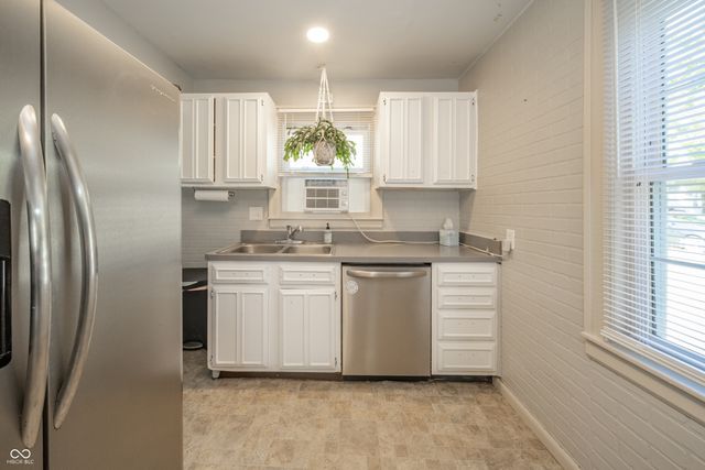 535 S Coventry Drive, Anderson, IN 46012