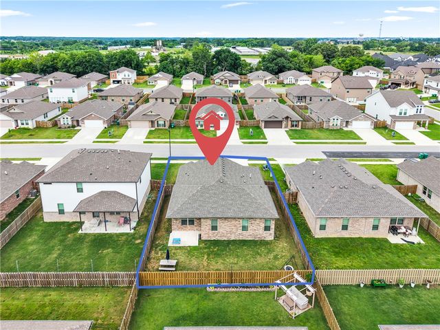 2041 Bluestem Drive, Centerton, AR 72719
