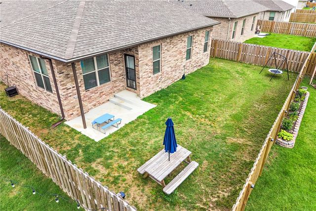 2041 Bluestem Drive, Centerton, AR 72719