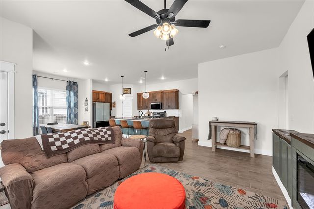 2041 Bluestem Drive, Centerton, AR 72719