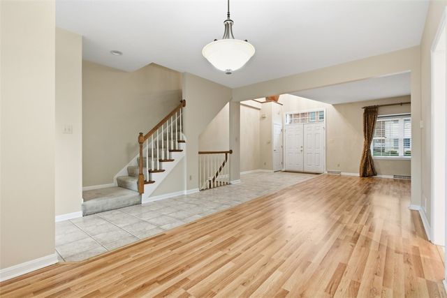 202 Boxwood Ct, Peters Twp, PA 15317