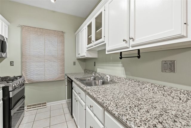 202 Boxwood Ct, Peters Twp, PA 15317