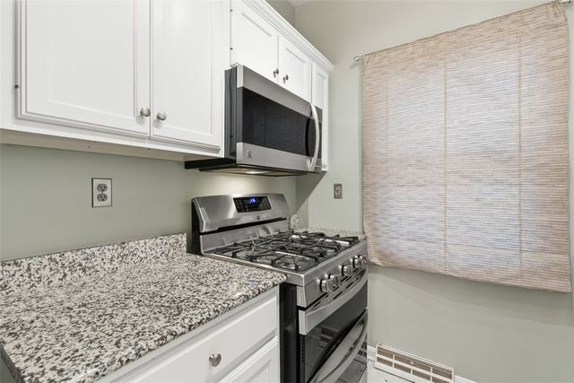 202 Boxwood Ct, Peters Twp, PA 15317