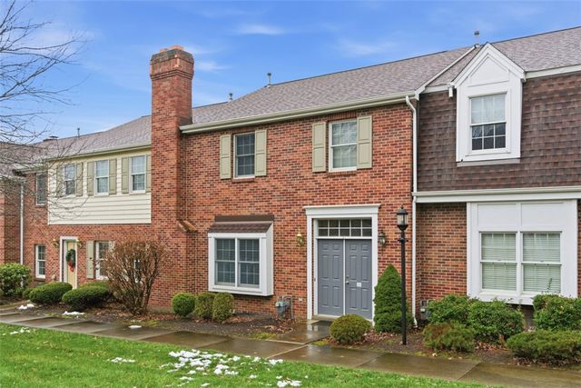 202 Boxwood Ct, Peters Twp, PA 15317