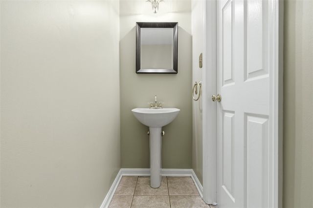 202 Boxwood Ct, Peters Twp, PA 15317