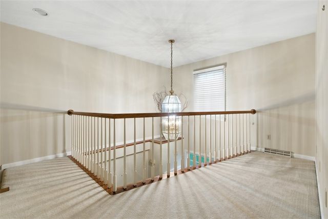 202 Boxwood Ct, Peters Twp, PA 15317