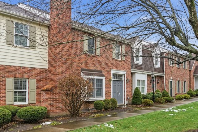 202 Boxwood Ct, Peters Twp, PA 15317