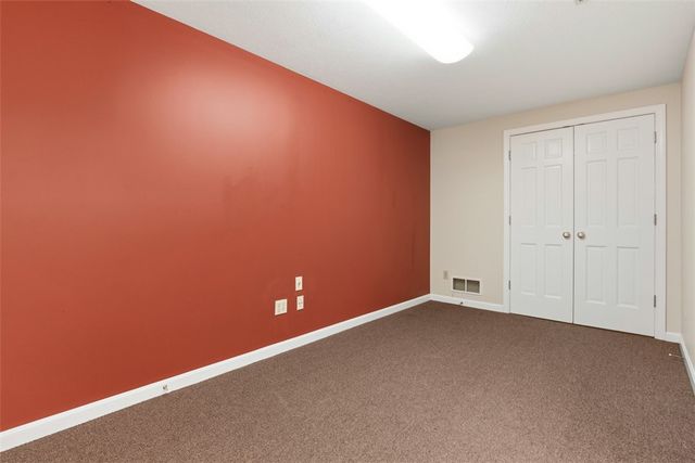 202 Boxwood Ct, Peters Twp, PA 15317