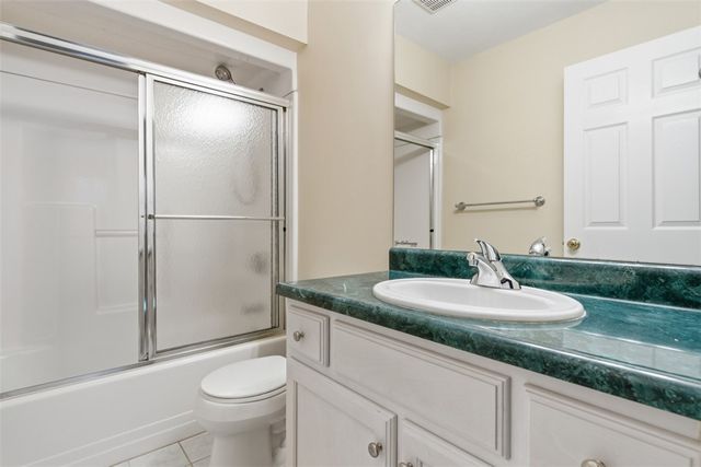 202 Boxwood Ct, Peters Twp, PA 15317