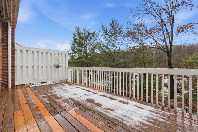 202 Boxwood Ct, Peters Twp, PA 15317