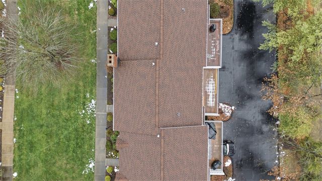 202 Boxwood Ct, Peters Twp, PA 15317