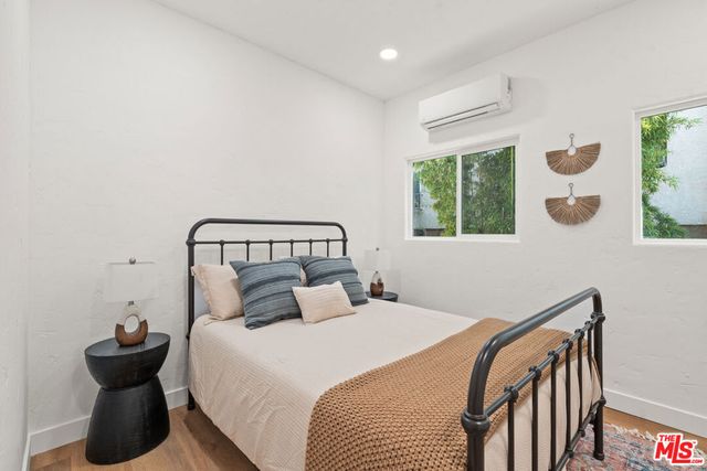 511 N Hobart Boulevard, Los Angeles, CA 90004