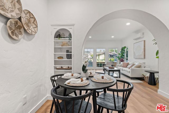 511 N Hobart Boulevard, Los Angeles, CA 90004