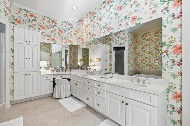 3200 CLUB TOWER DR, Memphis, TN 38111