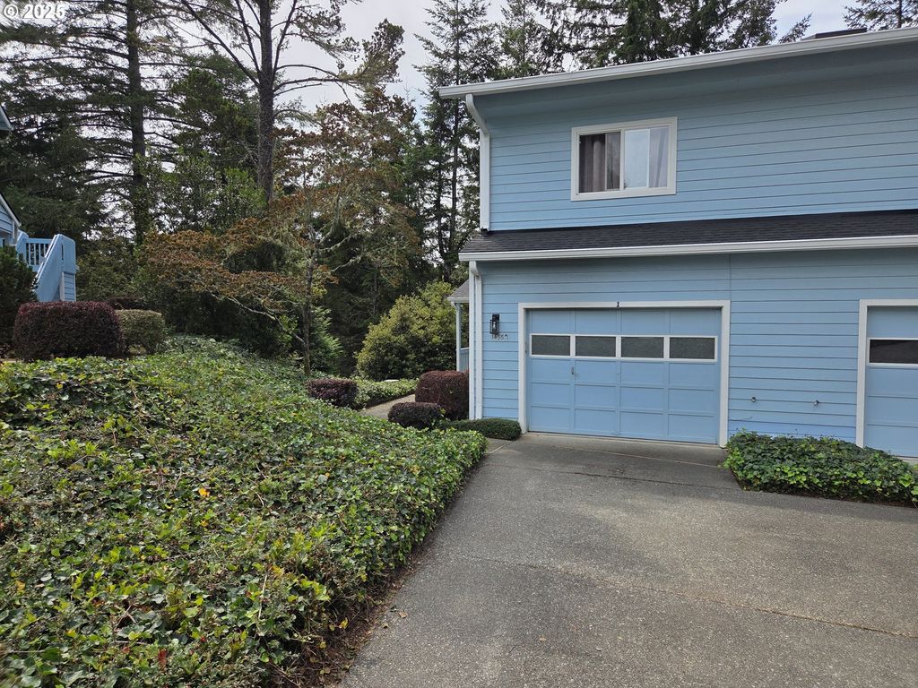1455 SEACREST Ln, Brookings, OR 97415
