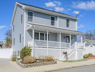 138 Sprague St, Fall River, MA 02724