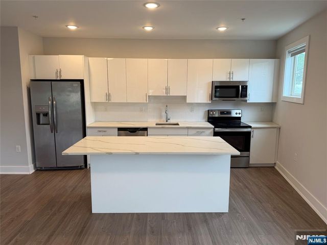 1685 Bergen Boulevard 414, Fort Lee, NJ 07024