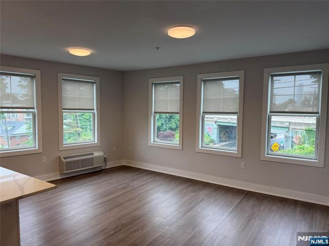 1685 Bergen Boulevard 414, Fort Lee, NJ 07024