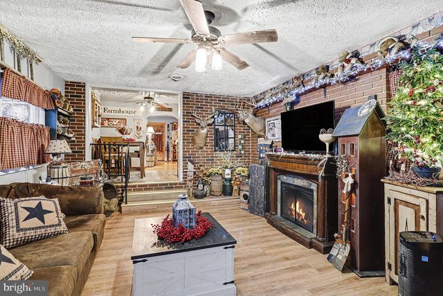 1245 HARNEY RD, Littlestown, PA 17340