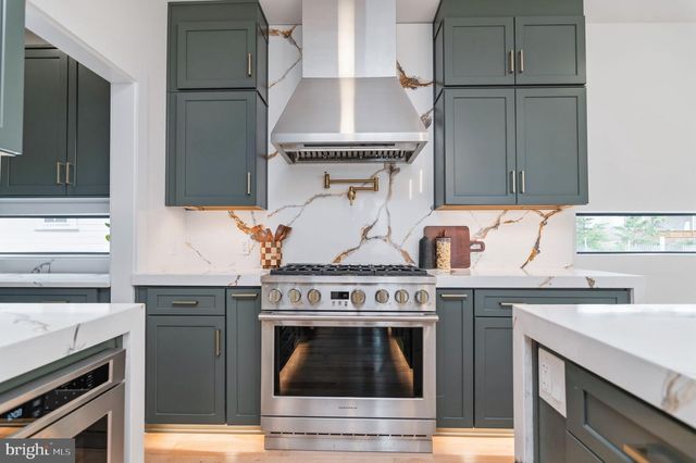 2025 N EMERSON ST, Arlington, VA 22207