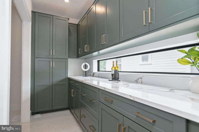 2025 N EMERSON ST, Arlington, VA 22207