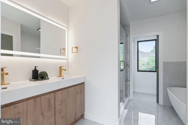 2025 N EMERSON ST, Arlington, VA 22207