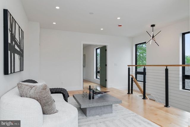 2025 N EMERSON ST, Arlington, VA 22207