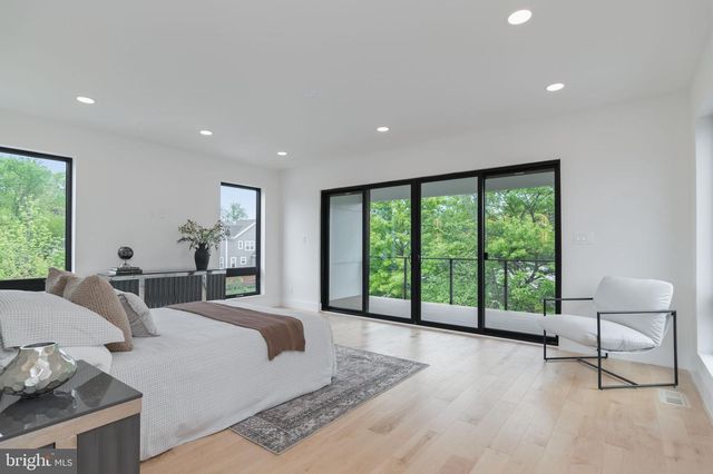 2025 N EMERSON ST, Arlington, VA 22207
