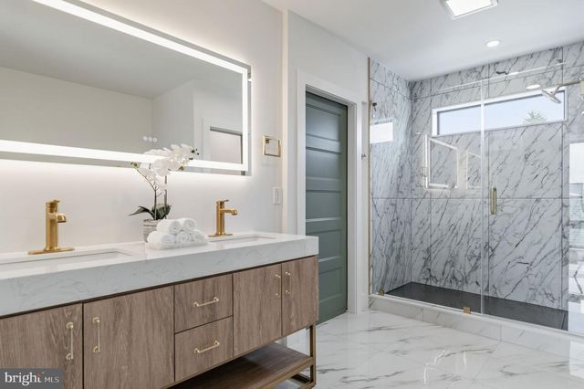 2025 N EMERSON ST, Arlington, VA 22207
