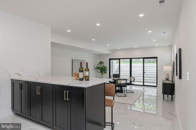 2025 N EMERSON ST, Arlington, VA 22207