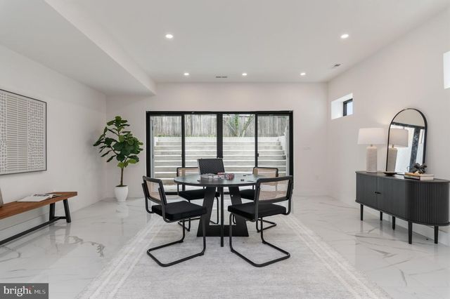 2025 N EMERSON ST, Arlington, VA 22207